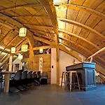 Stone Lake Luxury Lodge